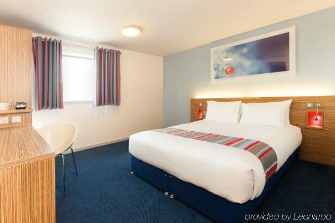 Travelodge Guildford Extérieur photo