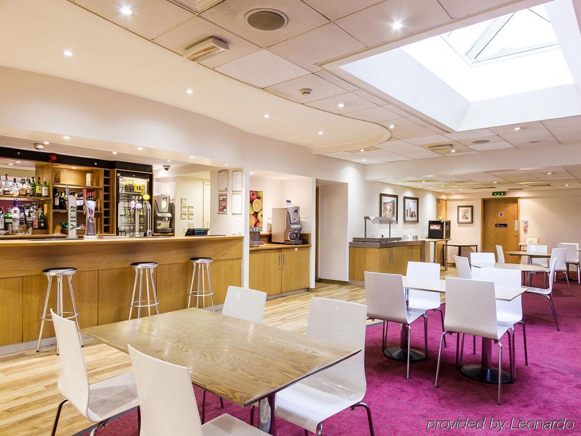 Travelodge Guildford Extérieur photo
