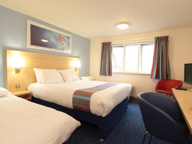 Travelodge Guildford Extérieur photo